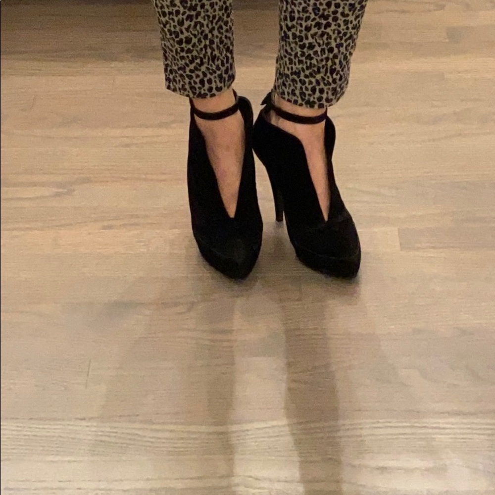 Givenchy 👠 - Picture 3 of 9